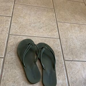 Size 7 flip flops
